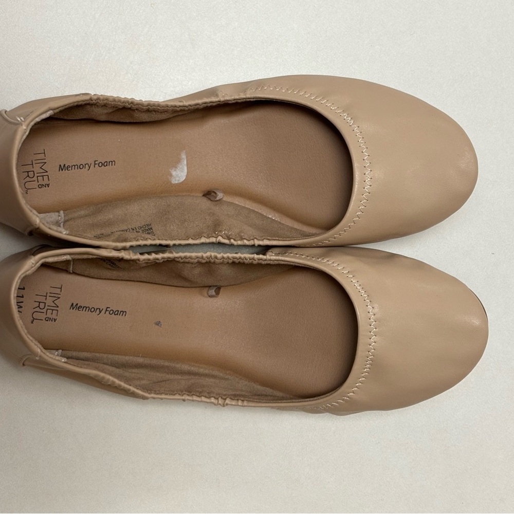 Time and Tru Women's Beige Flats with Memory Foam
